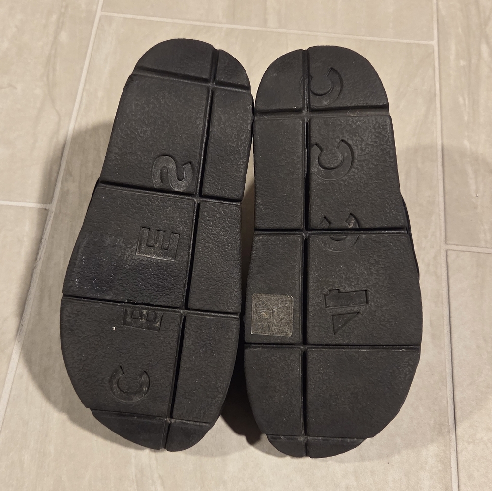 GUC 4CCCCEES Mellow Glow Sandals, Black - Picture 10 of 14